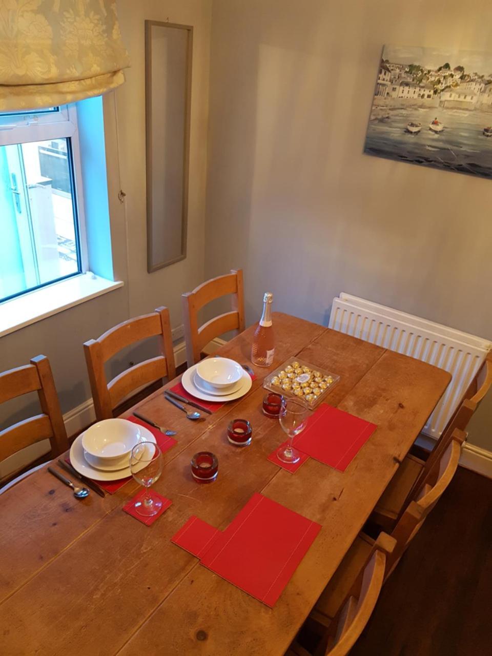 Slough Centre Townhouse With Driveway Parking For Up To Two Cars Apartamento Exterior foto